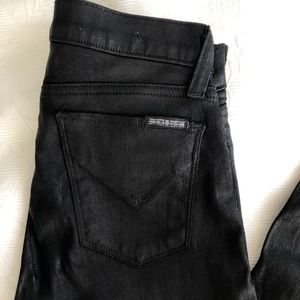 HUDSON Jeans Super Skinny. Size 26. Color Black